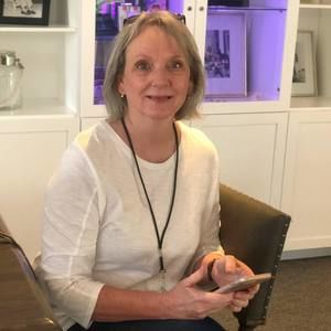 Meet your Posher, Debbie